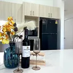 61C Autumn Ensuite Room In Runcorn