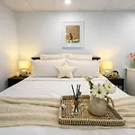 Self-contained I Near Westfield Chermside Holiday home