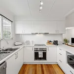 Stylish Mid Century Home Close To Cbd