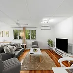 Stylish Mid Century Home Close To Cbd
