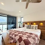Spacious Retreat With Modern Comfort & Cozy Vibes Holiday home *