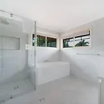 Spacious 5Br Family Home With Pool In Robertson