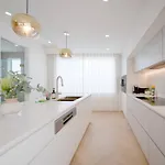 Brand-new 4br Luxury Living Near Airport And Mall Brisbane