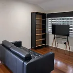 4 Bedroom With Private Cinema, Pool 2Parking