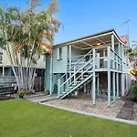 3br Family Walk To Waterfront & Wading Pool *