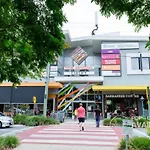 Walk To Mall And Train Private Kitchen And Ac Holiday home Brisbane