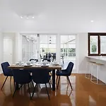 Holiday home Bayside Queenslander High Ceilings Family-friendly *