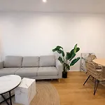 Holiday home 2br West End Hideaway With Views And Parking *