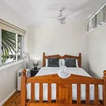 Coastal Wynnum Near Plaza And Connections Holiday home