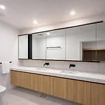 2br West End Hideaway With Views And Parking Holiday home *