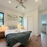 Spacious Retreat With Modern Comfort & Cozy Vibes Holiday home