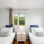 Holiday home Stylish Mid Century Close To Cbd Brisbane