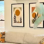 Spacious Retreat With Modern Comfort & Cozy Vibes *