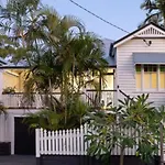 Stylish With Pool, Close Suncorp Stadium, Cbd *