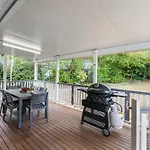 Stylish Mid Century Close To Cbd *