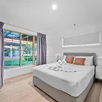 Modern 4b Family-friendly In Robertson Qld *
