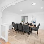 Modern 4b Family-friendly In Robertson Qld *