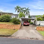 Stylish Mid Century Close To Cbd Holiday home