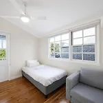 Bayside Queenslander High Ceilings Family-friendly * Brisbane