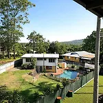 4 Bedroom With Private Cinema, Pool 2parking Brisbane