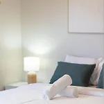Bayside Queenslander High Ceilings Family-friendly * Brisbane