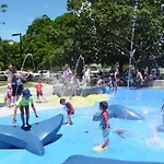 3br Family Walk To Waterfront & Wading Pool *