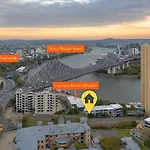 Bridgeview Luxury Apartment