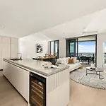 Lavish 3 Bedroom In Queens Wharf With Car Park * Brisbane