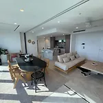 Dreamy Queens Wharf Luxury Pad W Car Park