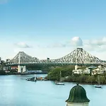 Story Bridge Views - Sleep 8 - Cbd - Baby Stay - Resort Parking Gym