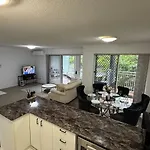Apartment Russell Place Spacious 2br Balcony&garag