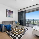 Level 43 Sweeping Skyline Luxury Designer 1br Apartment Brisbane