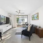 Budget-Friendly Tandem Parking Near Everything