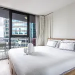 Story Bridge Views In Brisbane Cbd Apartment