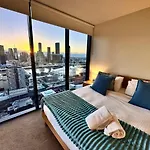 27fl River & Views + Balcony, Pool & Parking - Apartment Brisbane