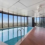 Spacious 2 Bedroom In The Heart Of Cbd Apartment *