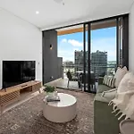 South Bank 1br With Stunning Views And Location Apartment *