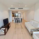 40 Queens Wharf 1 Bedroom Apartment