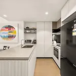 Luxury In Queens Wharf With Car Park Apartment