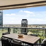 Lavish 3 Bedroom In Queens Wharf With Car Park Brisbane