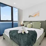 Rooftop Pool 2br In The Heart Of The Valley Brisbane