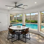 Full Ac 3Br With Pool & 3 Parking Spot