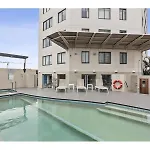 Apartment Inviting Family 2br | Cbd | Pool & Gym Brisbane