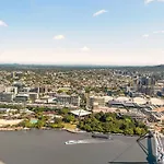 Apartment Queens Wharf 3br With 2 Parking *