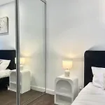 South Brisbane 1Br Apartment With Parking