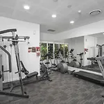 The Plaza |2 Bed • Bright & Comfy • Pool • Parking * Brisbane