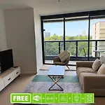 Spacious 2 Bedroom Residence In The Heart Of Cbd