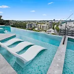Modern 2Br Apartment On Coronation Drive, Toowong