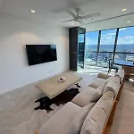 Dreamy Queens Wharf Luxury Pad W Car Park