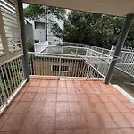 Russell Place Spacious 2Br Apartment Balcony&Garag